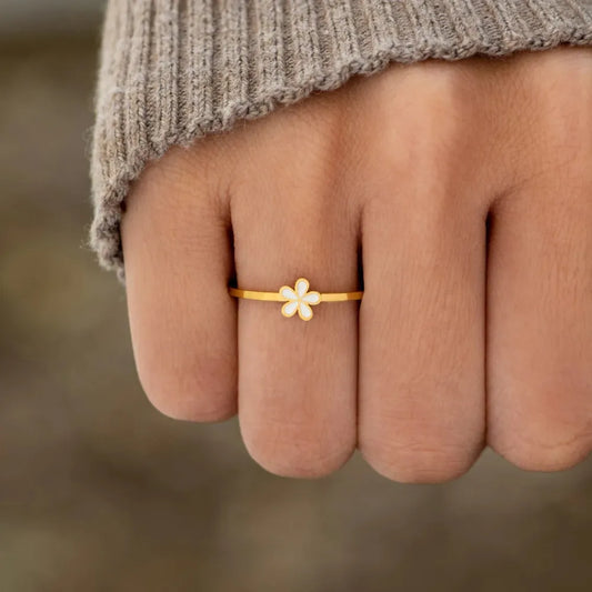 Minimalist Daisy Ring